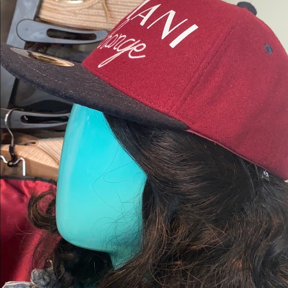 Go ahead grab the Armani cap and let’s go💃🏾 - Picture 4 of 8